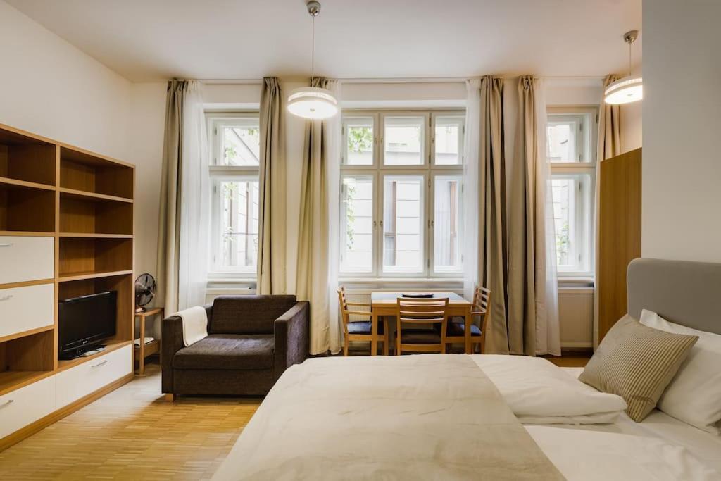 Deluxe Suite In Prime Location Praga Exterior foto